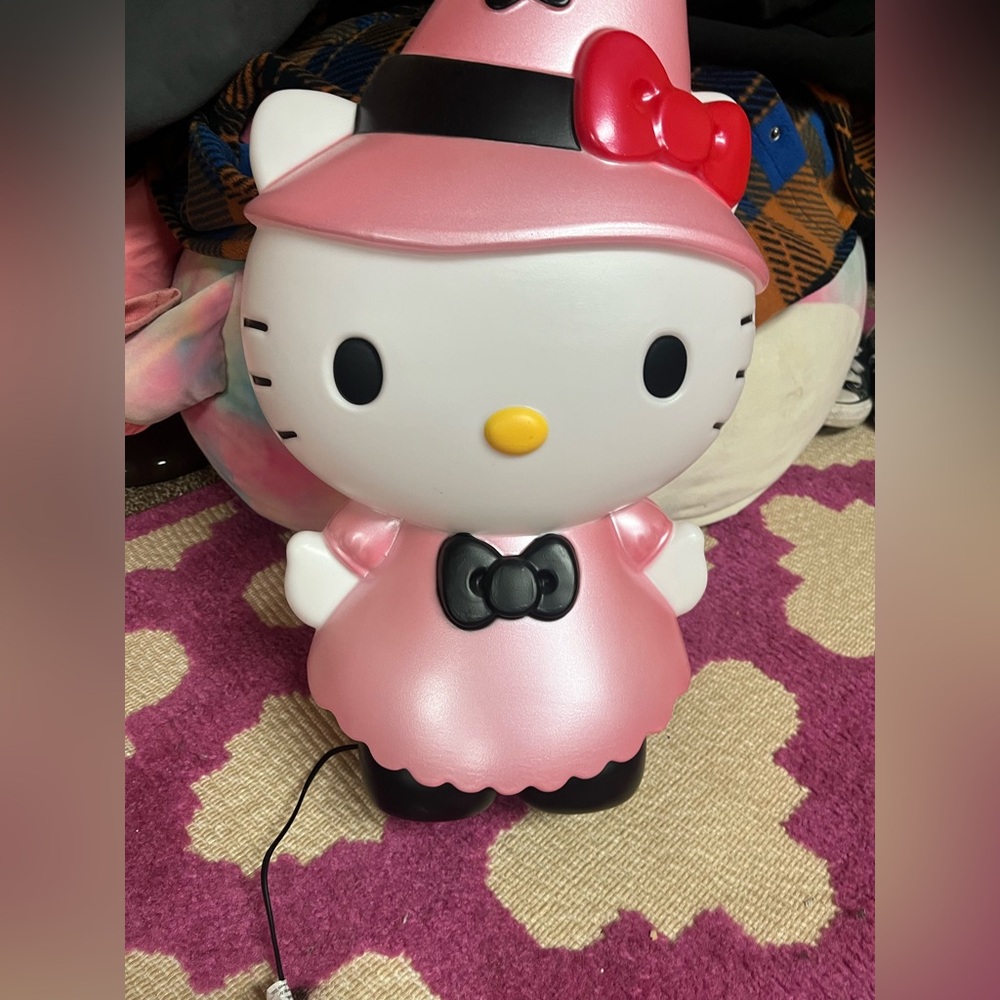 Hello kitty Halloween light up !!! Comes with cord